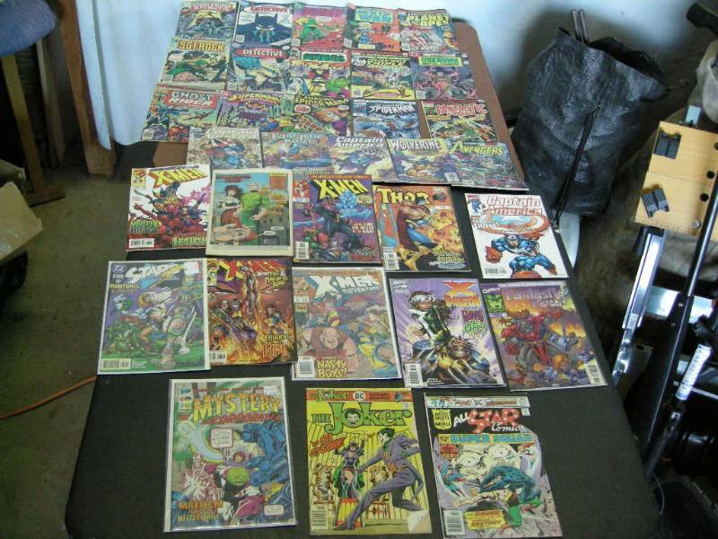 lot 59 image: Vintage Group Sci-fi Superhero Comics