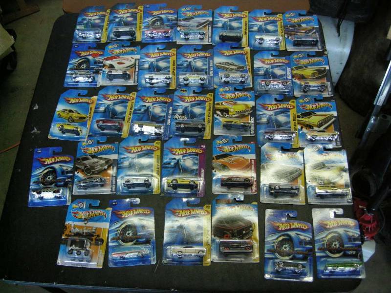 lot 60 image: Hot Wheels Collector Series