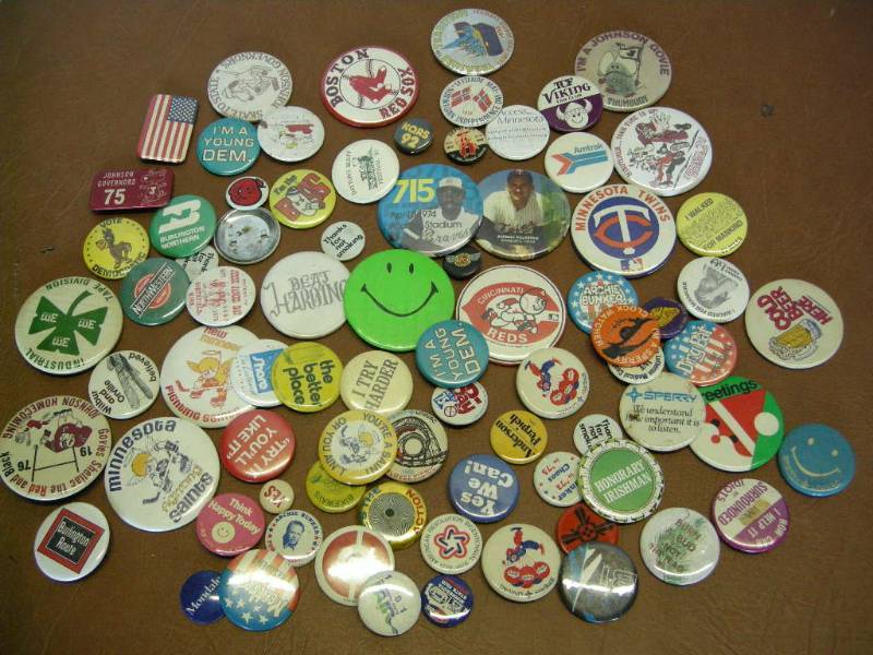 lot 65 image: Vintage Pin-Button Collection