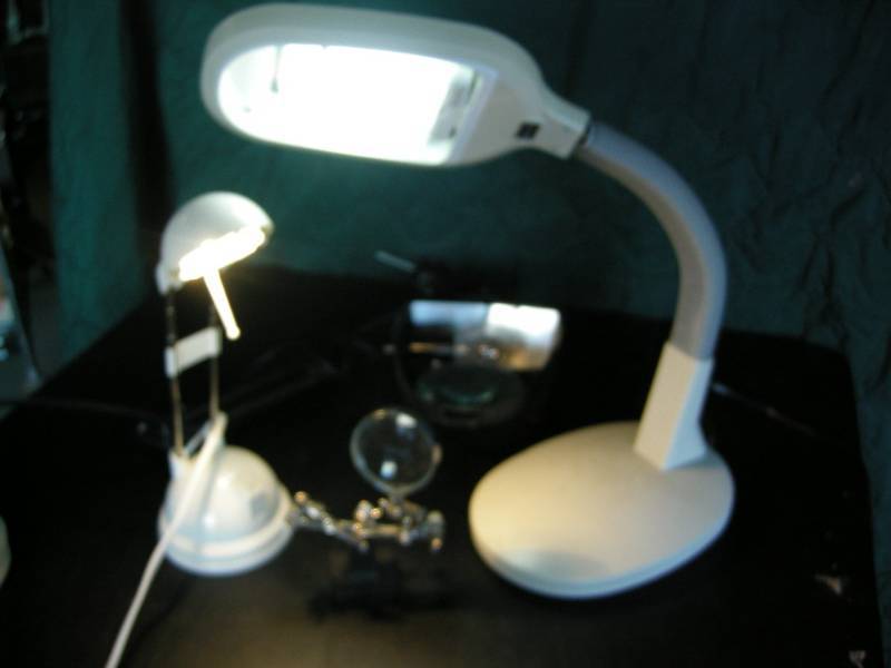 lot 70 image: Magnifier and Project Lights