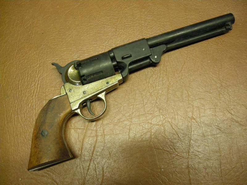 lot 75 image: BKA 98 Prop Gun
