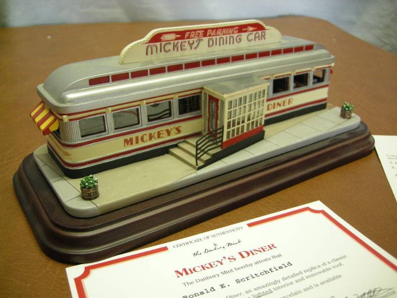 lot 86 image: Danbury Mint Mickeys Diner