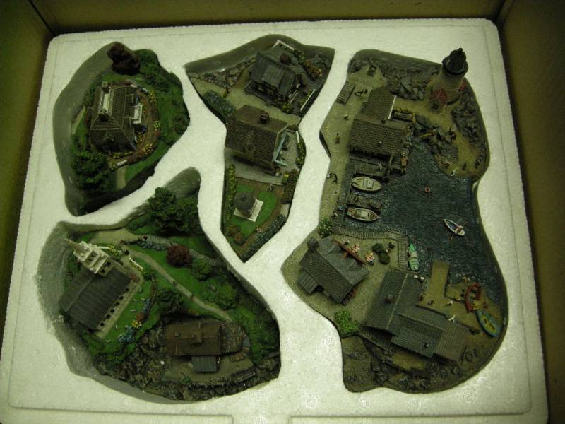 lot 90 image: Danbury Mint Fishing Village