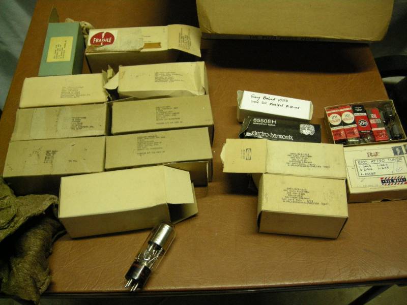 lot 93 image: Vintage Electron Vacuum Tubes