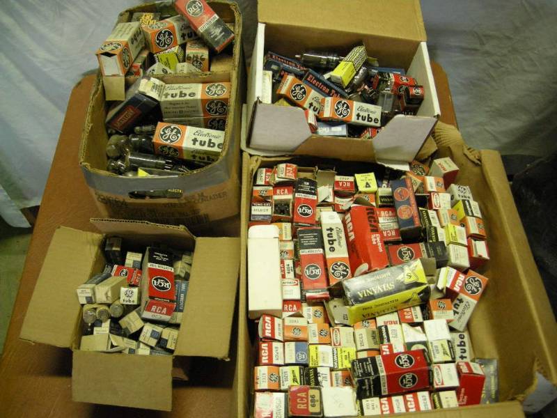 lot 94 image: Group Vintage Electron Vacuum Tubes