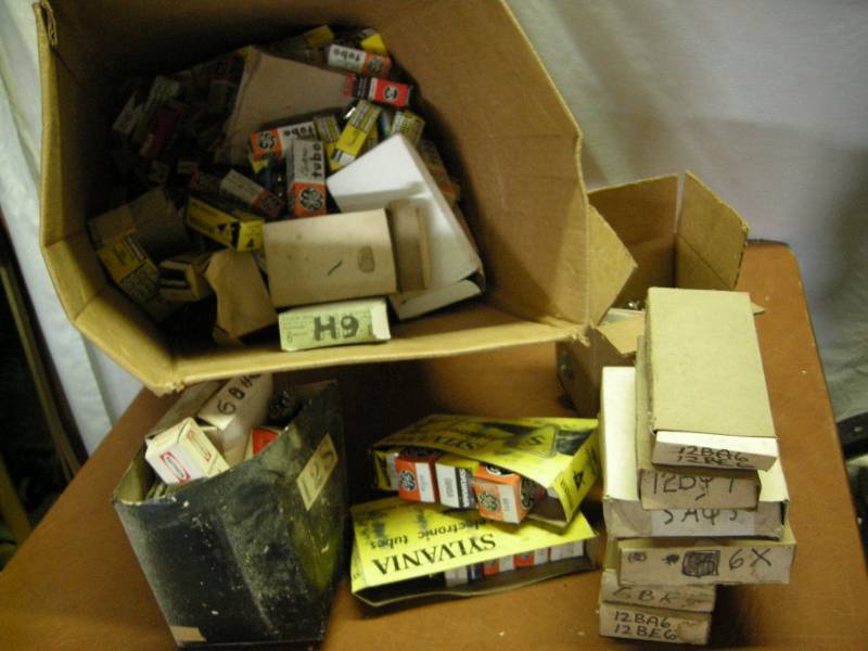 lot 95 image: Group Vintage Electron Vacuum Tubes
