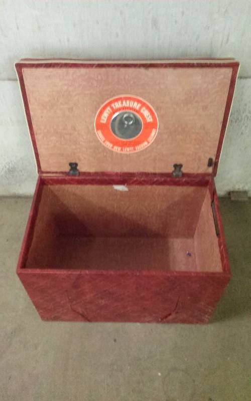 Vinyl Trunk