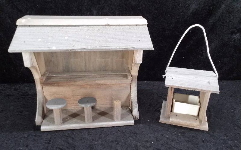 Lot Cedar Birdfeeders