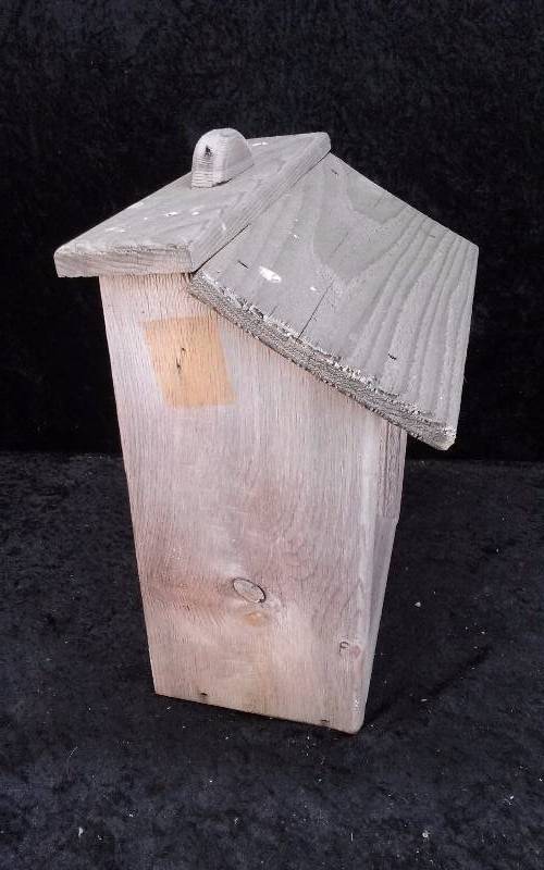 Cedar Birdfeeder