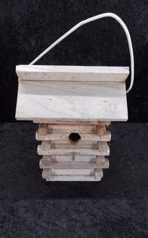 Cedar Log Birdhouse