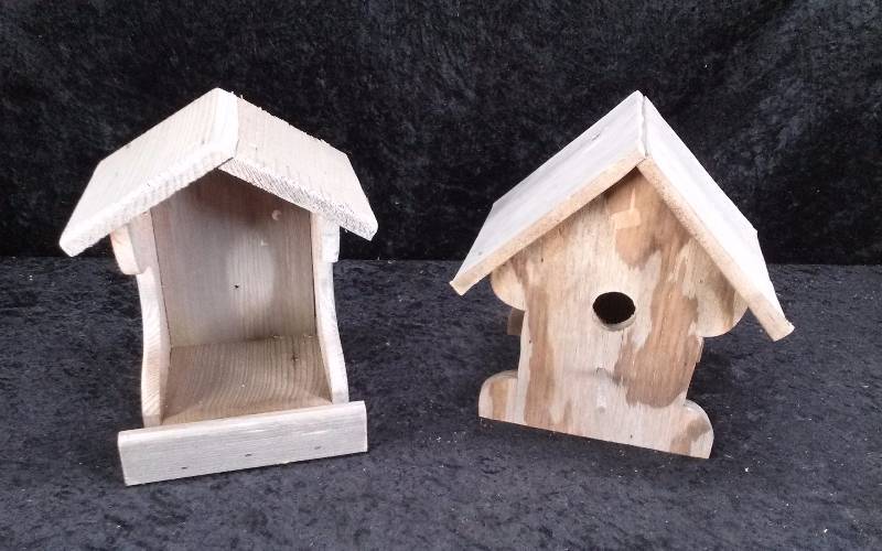 Cedar Birdfeeder & Birdhouse