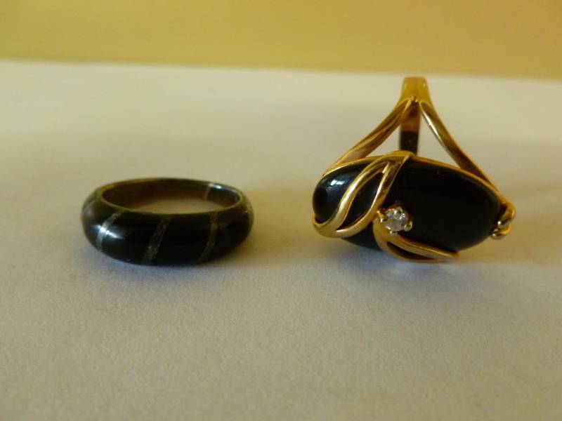 lot 6 image: Ladies Sterling Ring