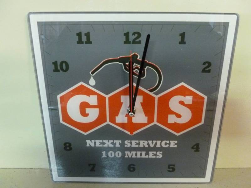 lot 10 image: Clock