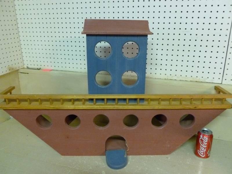 lot 14 image: Large Wall Shelf