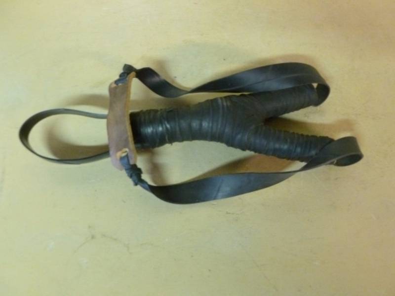 lot 15 image: Slingshot