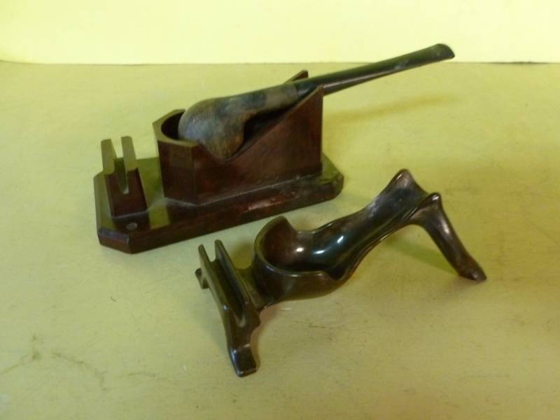 lot 22 image: Vintage Smoking Pipe