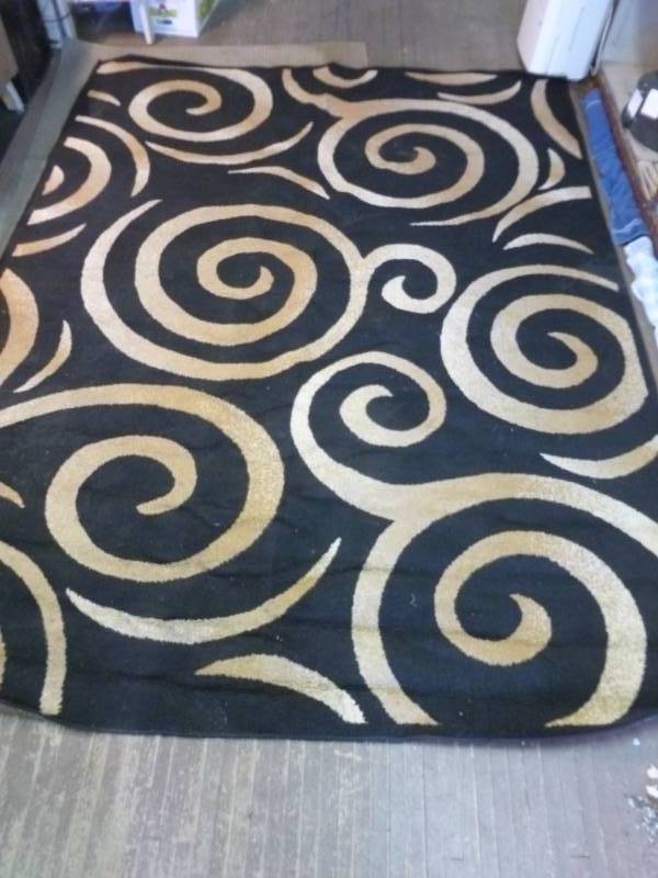 lot 59 image: Large Floor Rug