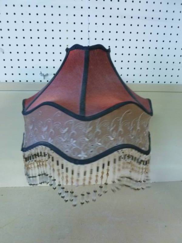 lot 67 image: Vintage Dale Tiffany Lamp Shade