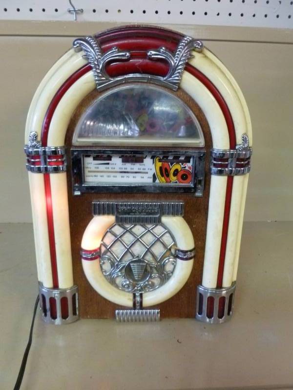 lot 69 image: Radio