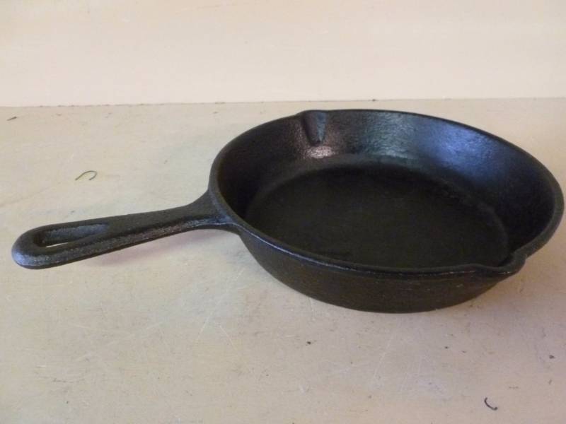 lot 74 image: Cast Iron Pan