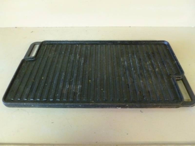 lot 75 image: Cast Iron Pan
