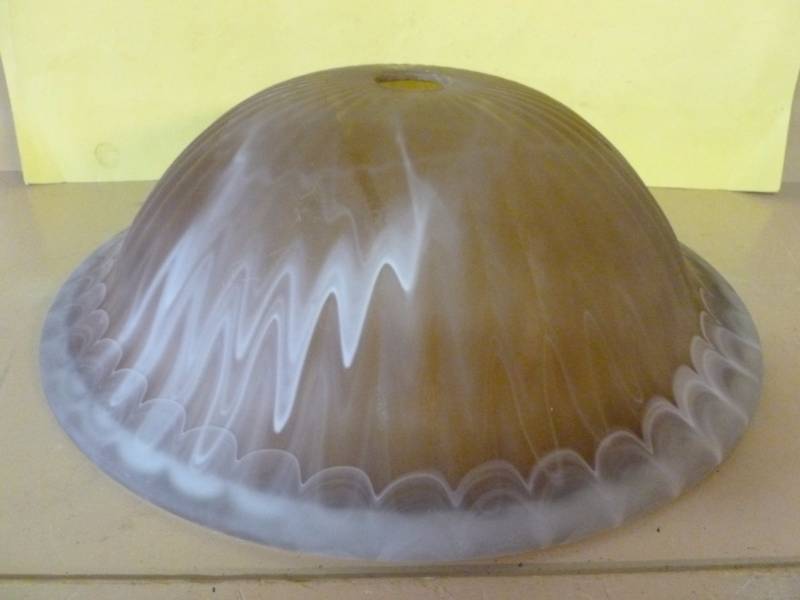 lot 81 image: Glass Lamp Shade