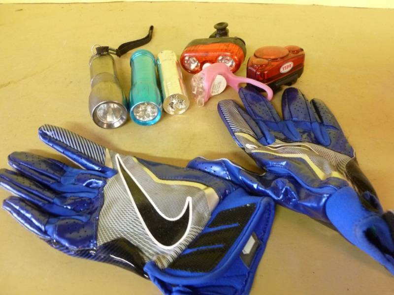 lot 84 image: Flashlights