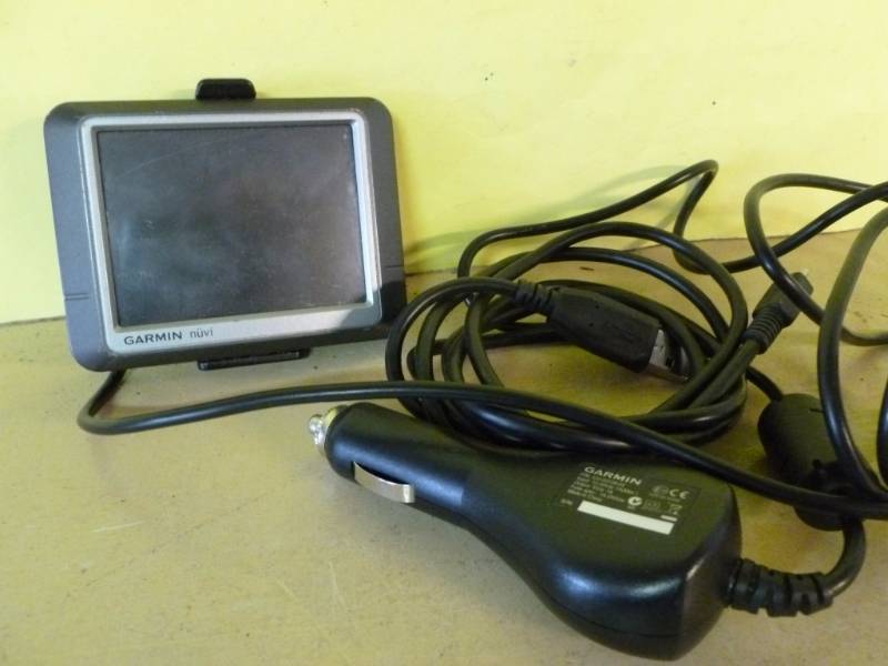 lot 88 image: Garmin Nuvi GPS