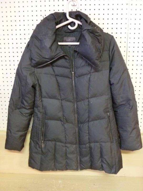 lot 94 image: Ladies Jacket