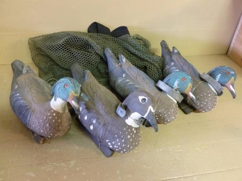 lot 100 image: Duck Decoys