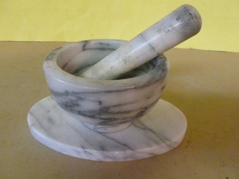 lot 104 image: Pestle And Mortar