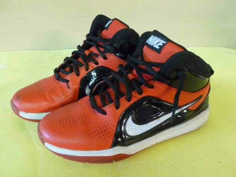 lot 114 image: Nike Shoes