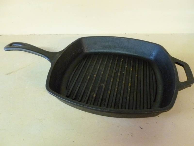 lot 122 image: Cast Iron Pan