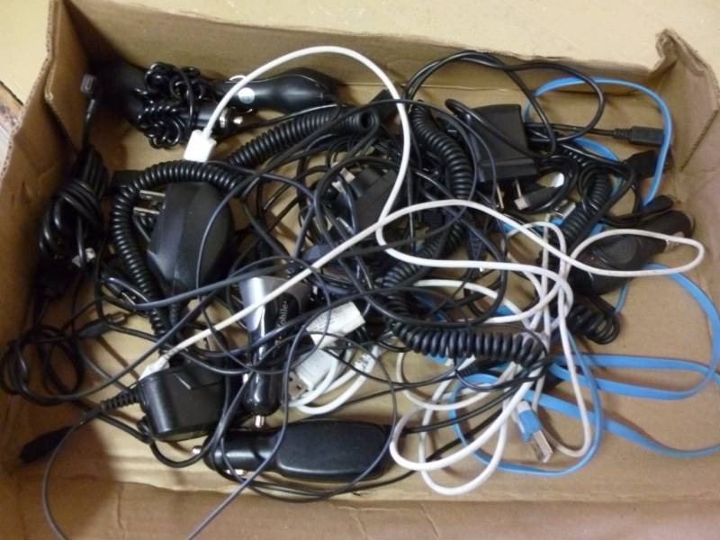 lot 159 image: Android Cords