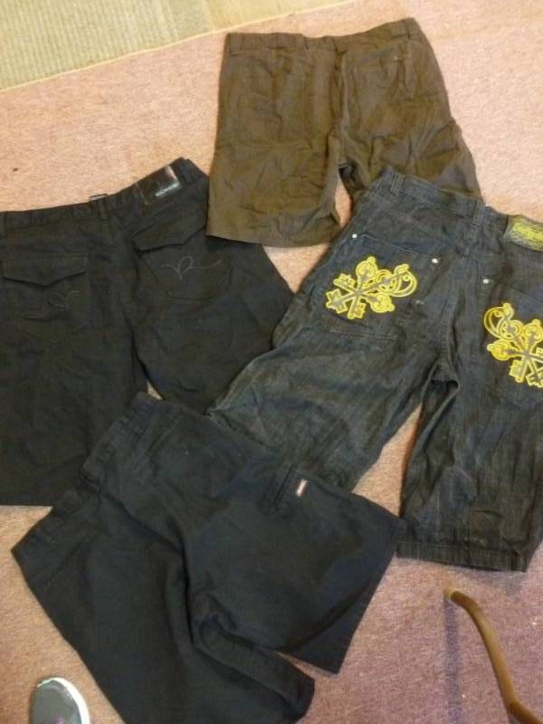 lot 171 image: Mens Pants