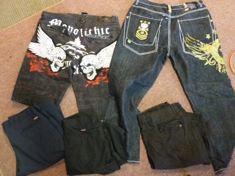 lot 172 image: Mens Pants