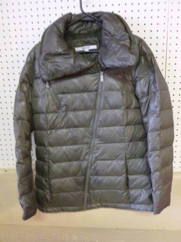 lot 174 image: Ladies Jacket