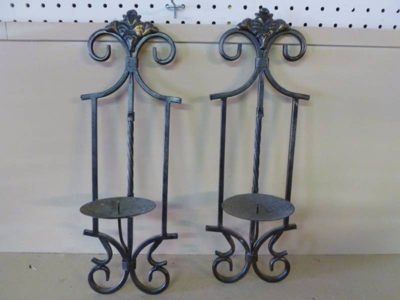 lot 187 image: Decorative
