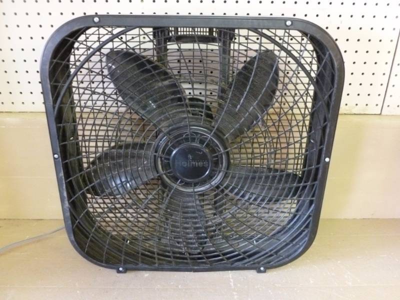lot 207 image: Box Fan