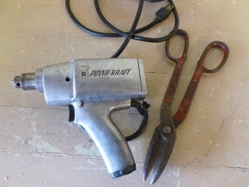 lot 213 image: Electric Drill