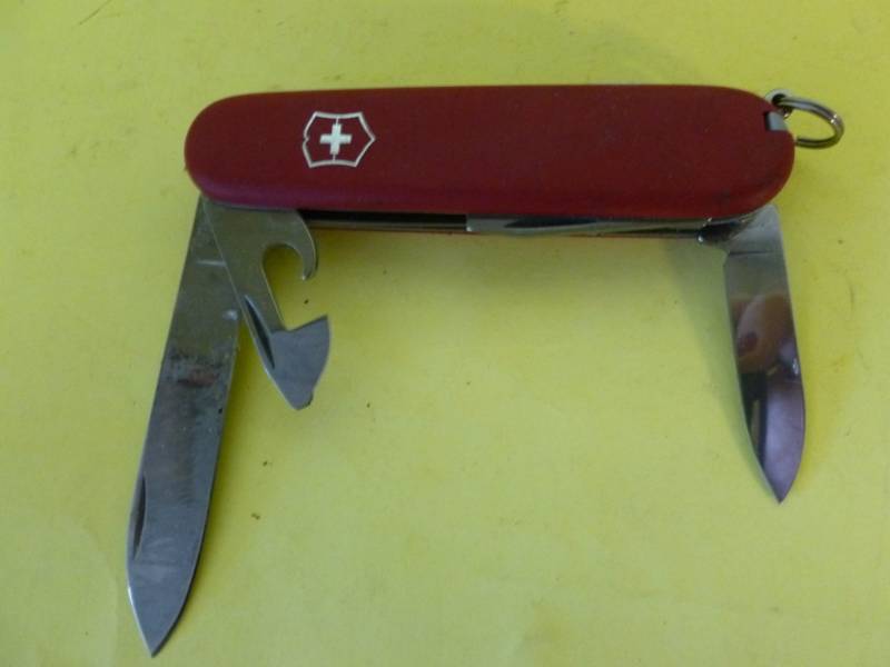 lot 234 image: Swiss Army Knife