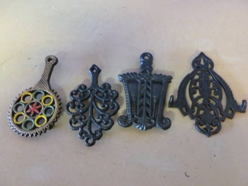 lot 278 image: Cast Iron Trivets