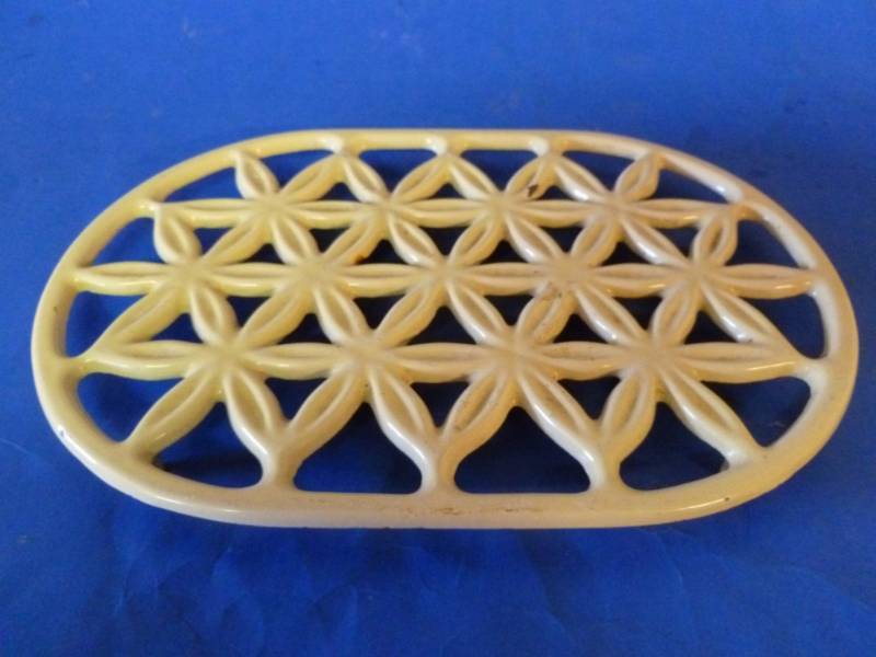 lot 281 image: Cast Iron Trivet