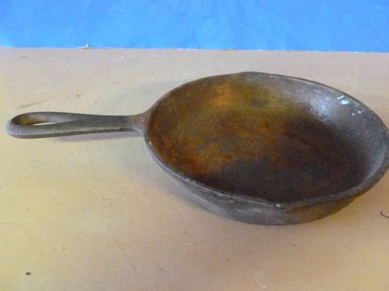 lot 283 image: Cast Iron Pan