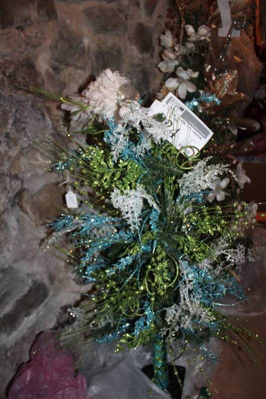 lot 924 image: 3ft. Lighted Blue Glitter Christmas Tree