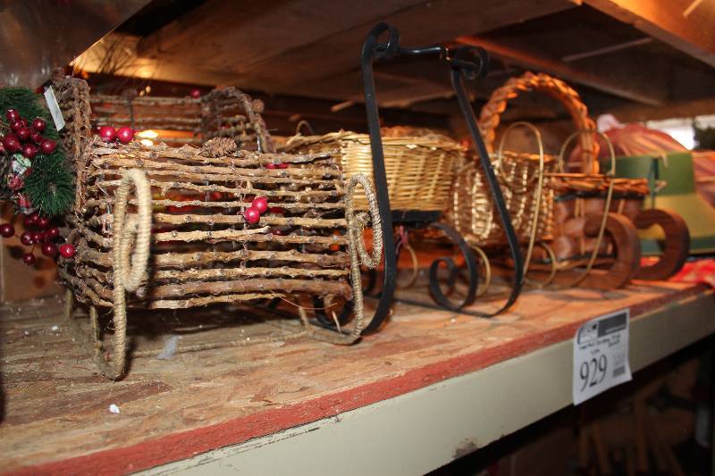 lot 929 image: Lot of (4) Assorted Christmas Sleigh Baskets