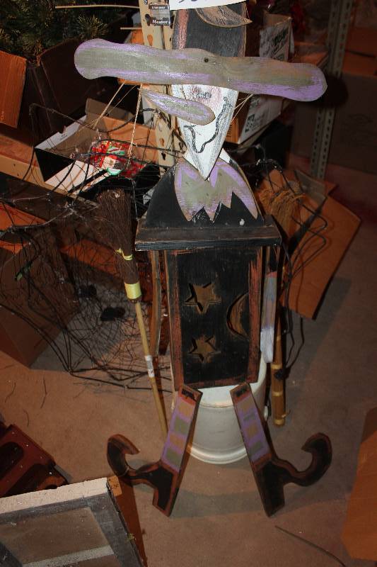 lot 931 image: Witch decoration (operational), Spider Webs, Brooms