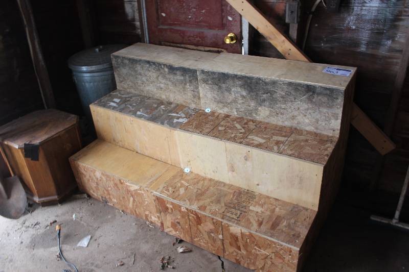 lot 963 image: Staging Shelf