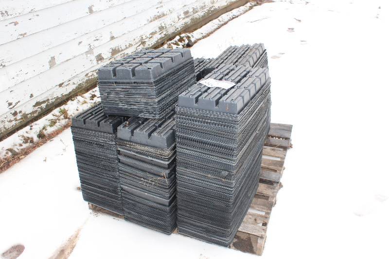 lot 967 image: Pallet Lot of Nursery Pot Trays
