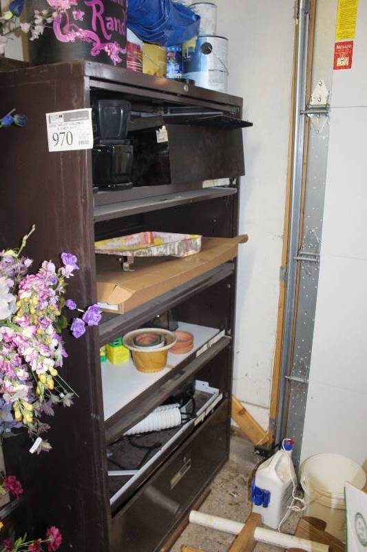 lot 970 image: 5-Shelf Metal Cabinet, Contents included